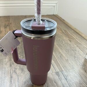 Lululemon 40 ounce insulated Tumbler new